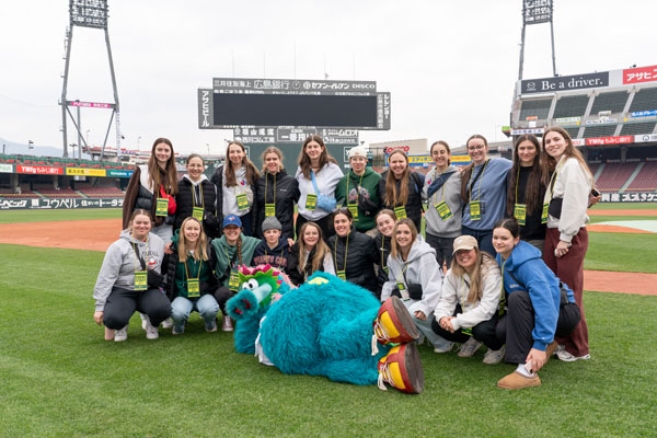 カナダ女子野球①